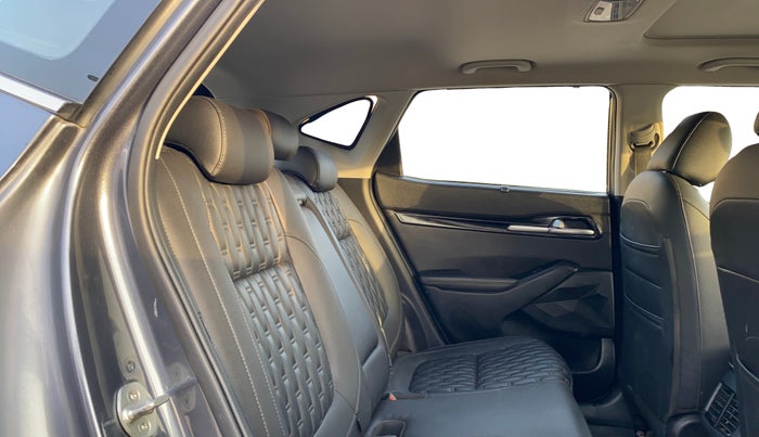 2021 KIA SELTOS HTX ANNIVERSARY EDITION 1.5 PETROL CVT, Petrol, Automatic, 1,01,026 km, Right Side Rear Door Cabin