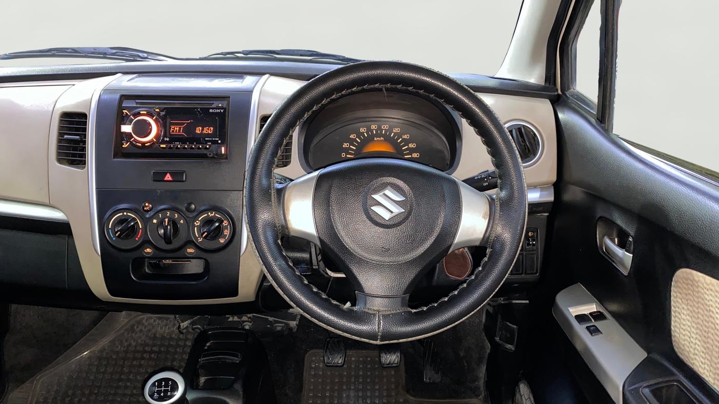 2017 Maruti Wagon R 1.0 LXI, Petrol, Manual, 27,093 km, Steering Wheel Close Up