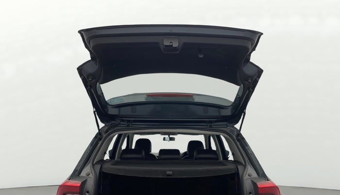 2023 Skoda KUSHAQ AMBITION 1.5 TSI DSG, Petrol, Automatic, 32,725 km, Boot Door Open