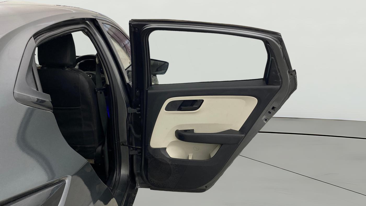 2022 Tata ALTROZ XM PLUS PETROL, Petrol, Manual, 82,937 km, RHS Rear Door