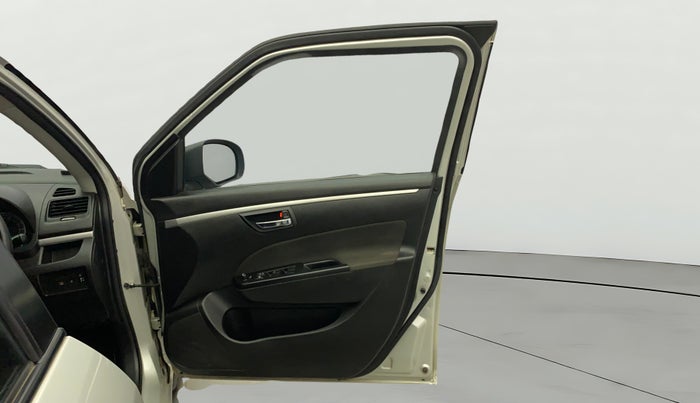 2017 Maruti Swift VXI O, Petrol, Manual, 37,485 km, RHS Front Door