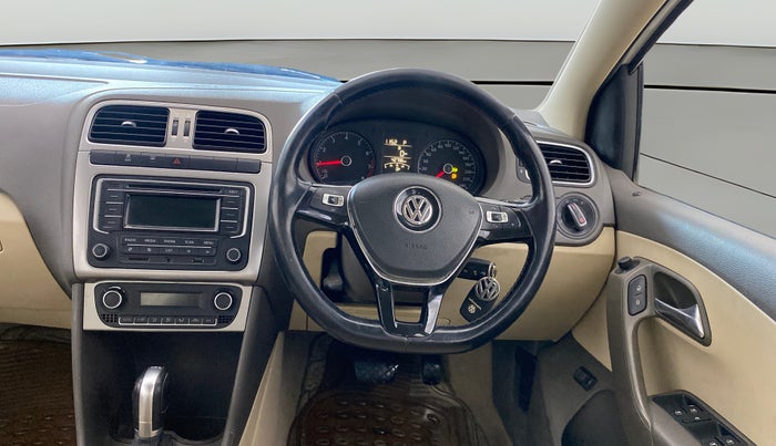2014 Volkswagen Vento HIGHLINE PETROL AT, Petrol, Automatic, 42,796 km, Steering Wheel Close Up