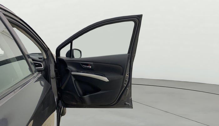 2016 Maruti S Cross ZETA 1.3, Diesel, Manual, 1,11,047 km, RHS Front Door