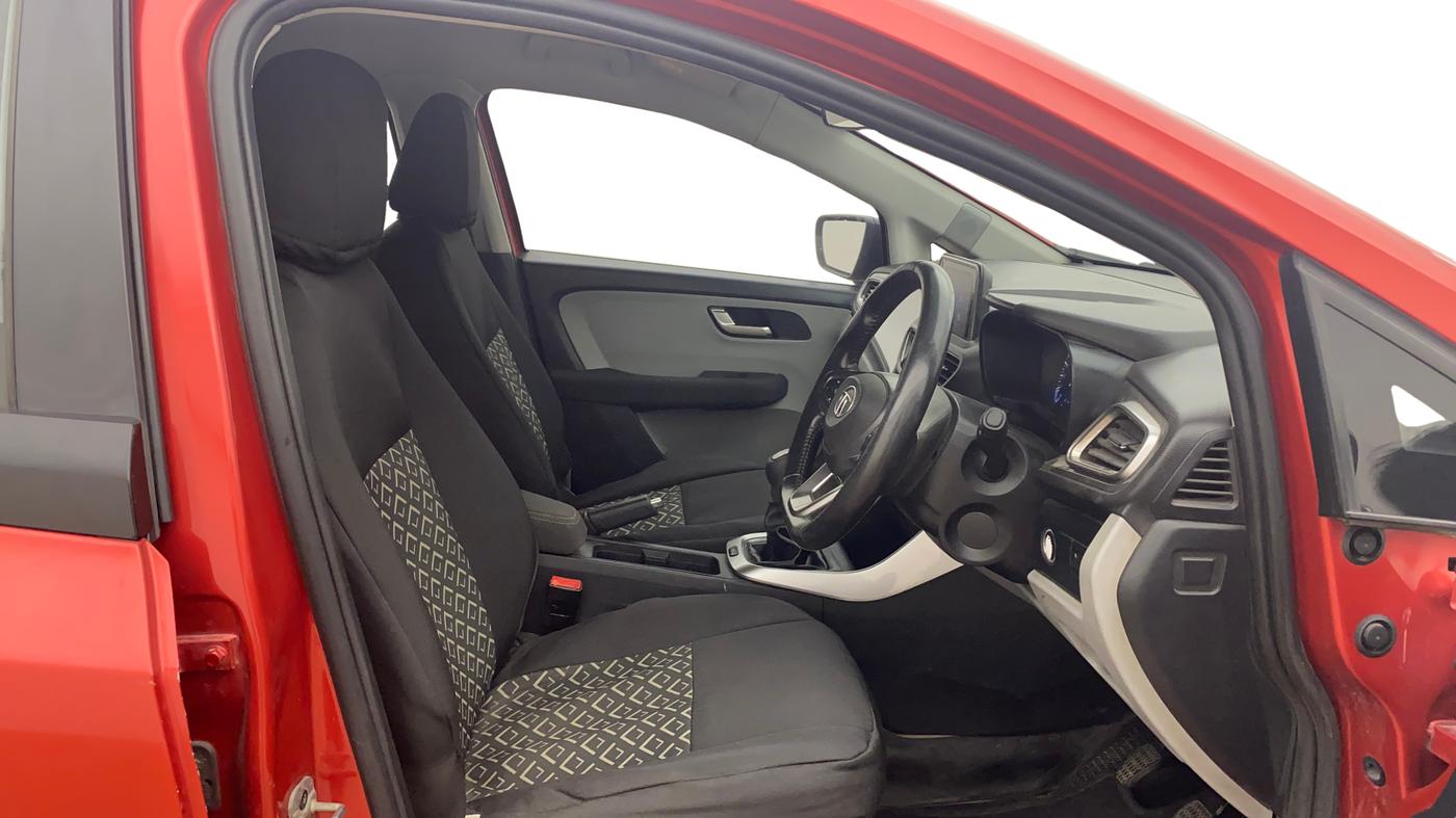2019 Tata ALTROZ XZ DIESEL, Diesel, Manual, 65,041 km, Right Side Front Door Cabin