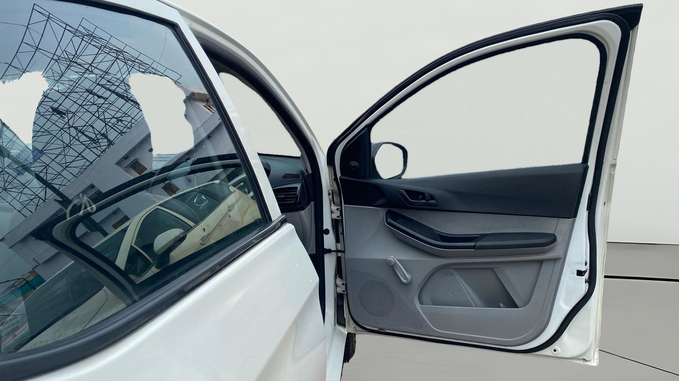 2021 Tata Tiago XE PETROL, Petrol, Manual, 45,557 km, RHS Front Door