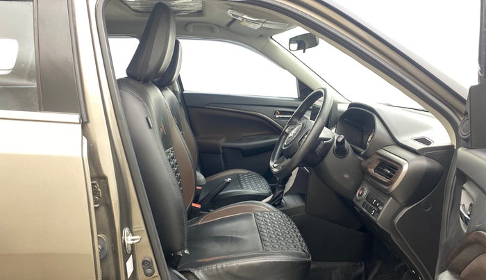 2022 Maruti BREZZA ZXI AT SMART HYBRID, Petrol, Automatic, 68,377 km, Right Side Front Door Cabin