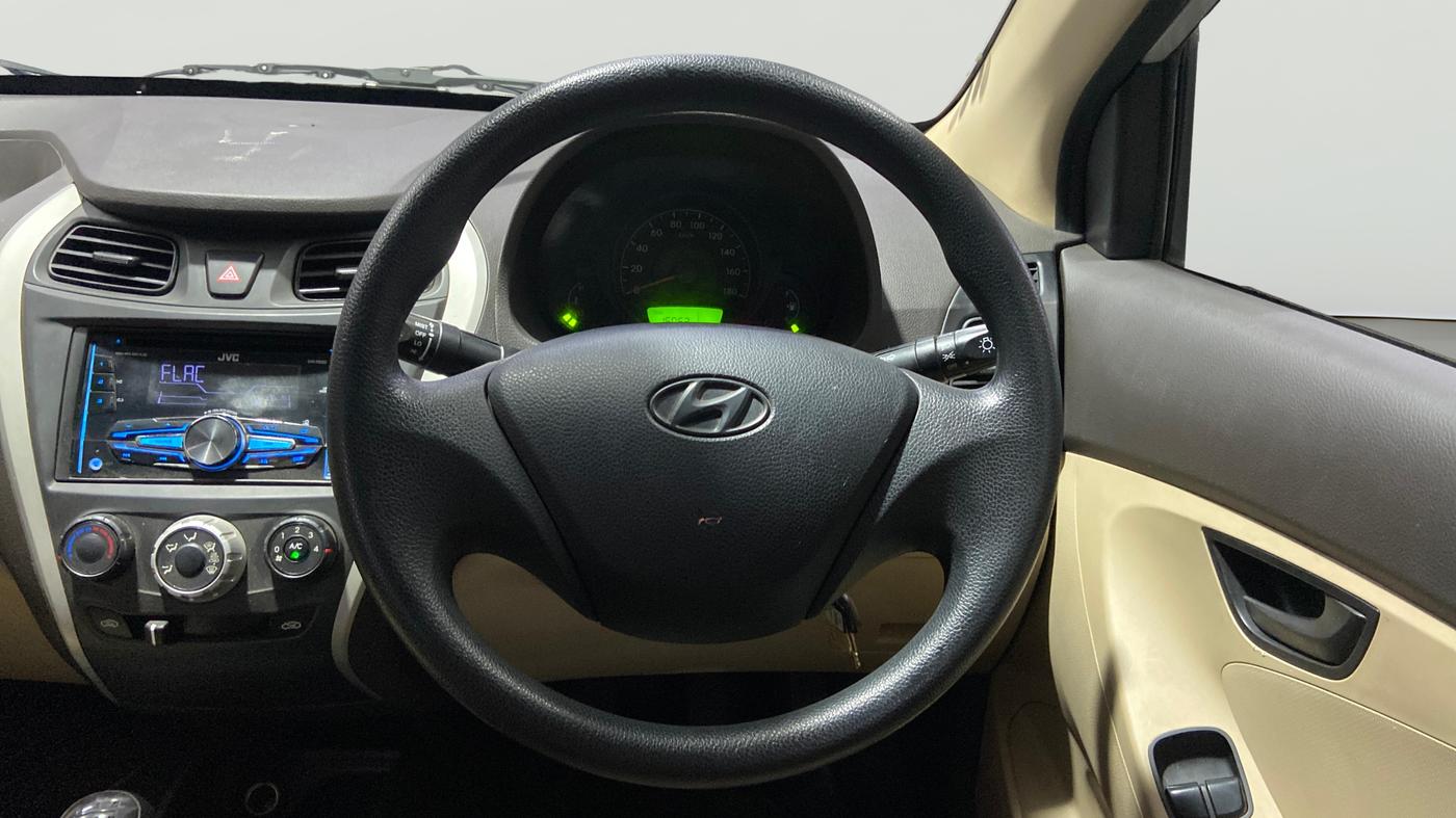 2017 Hyundai Eon ERA +, Petrol, Manual, 16,043 km, Steering Wheel Close Up