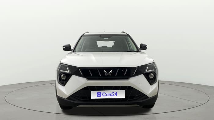 2024 Mahindra XUV 3XO AX5 1.2 L TCMPFI AT, Petrol, Automatic, 16,424 km, Front