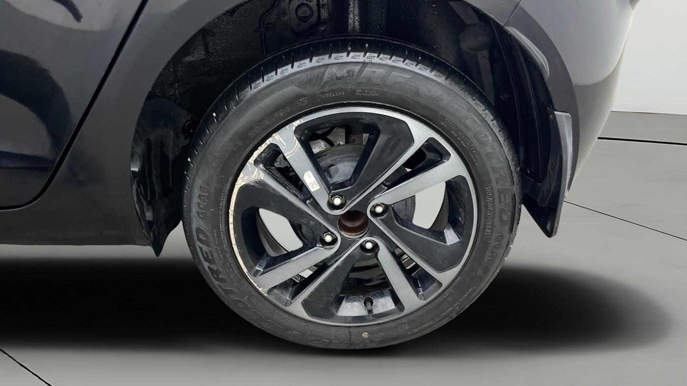 2024 Tata ALTROZ XZA Plus (S) Lux Dark Edition, Petrol, Automatic, 23,295 km, Left Rear Wheel