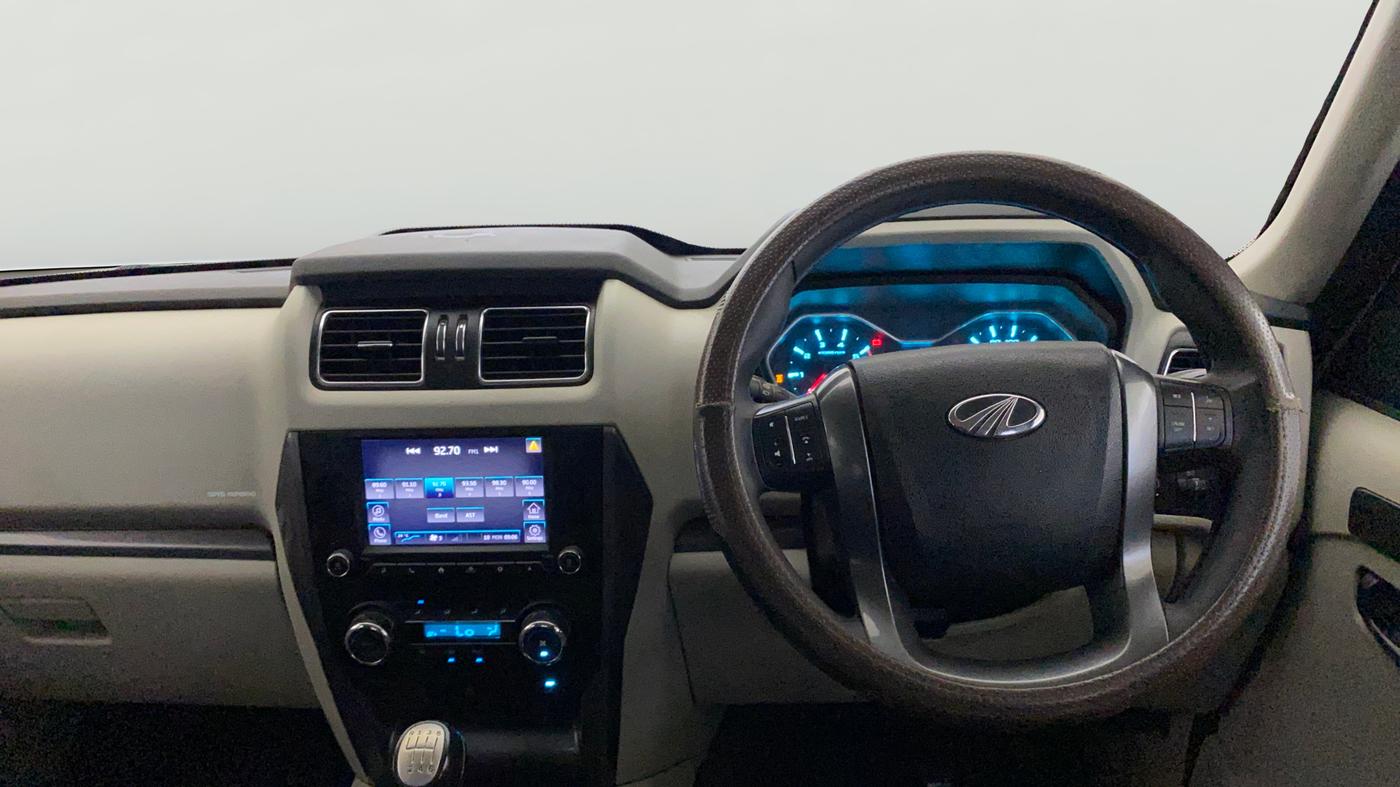 2020 Mahindra Scorpio S9, Diesel, Manual, 1,40,132 km, Steering Wheel Close Up