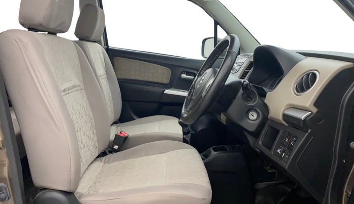 2016 Maruti Wagon R 1.0 VXI, CNG, Manual, 58,047 km, Right Side Front Door Cabin