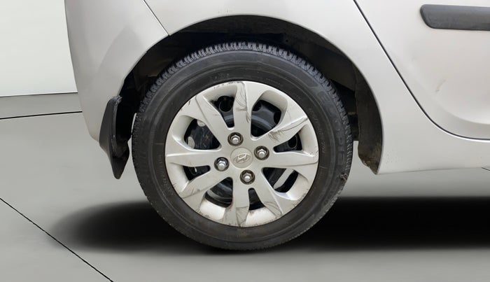 2014 Hyundai Eon MAGNA +, Petrol, Manual, 92,522 km, Right Rear Wheel