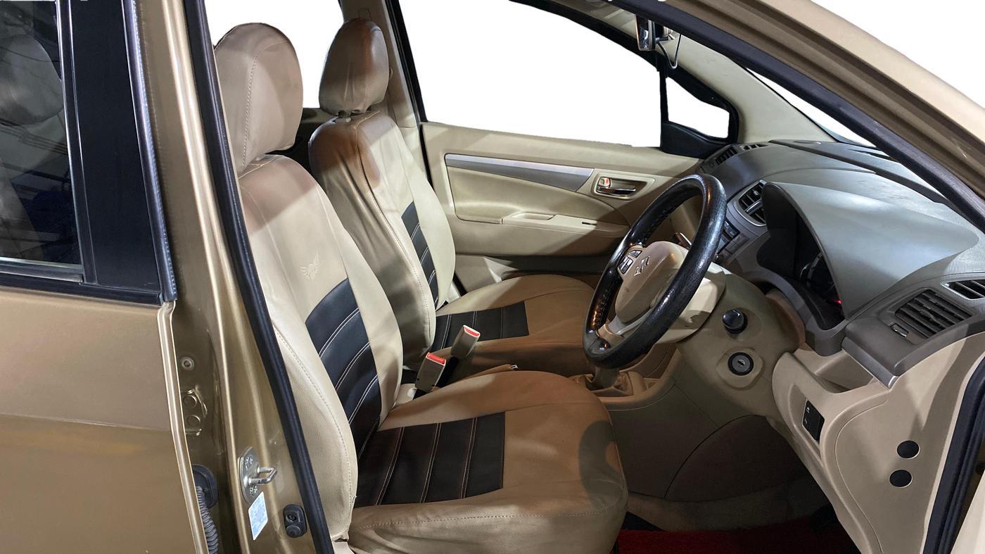 2017 Maruti Ertiga VXI, Petrol, Manual, 52,309 km, Right Side Front Door Cabin