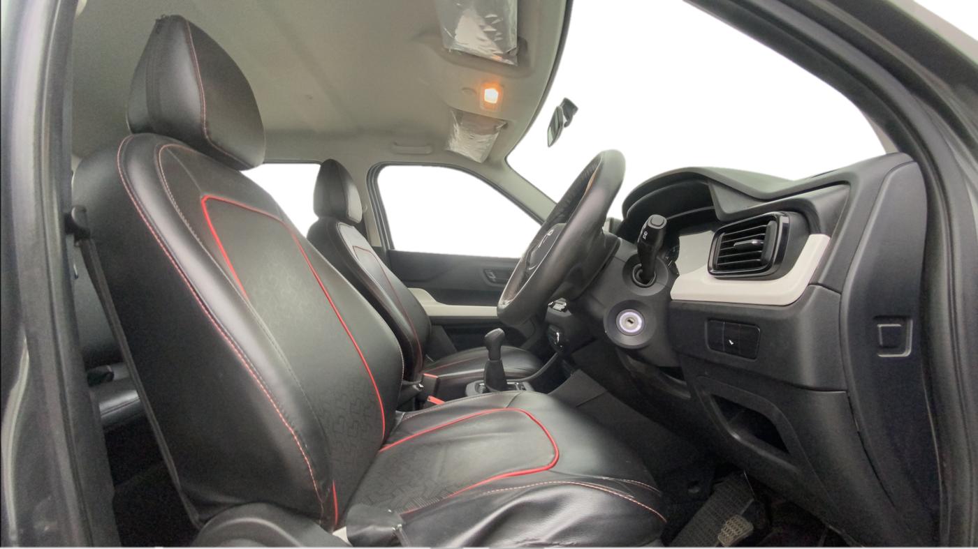 2022 Tata PUNCH PURE MT, Petrol, Manual, 18,807 km, Right Side Front Door Cabin