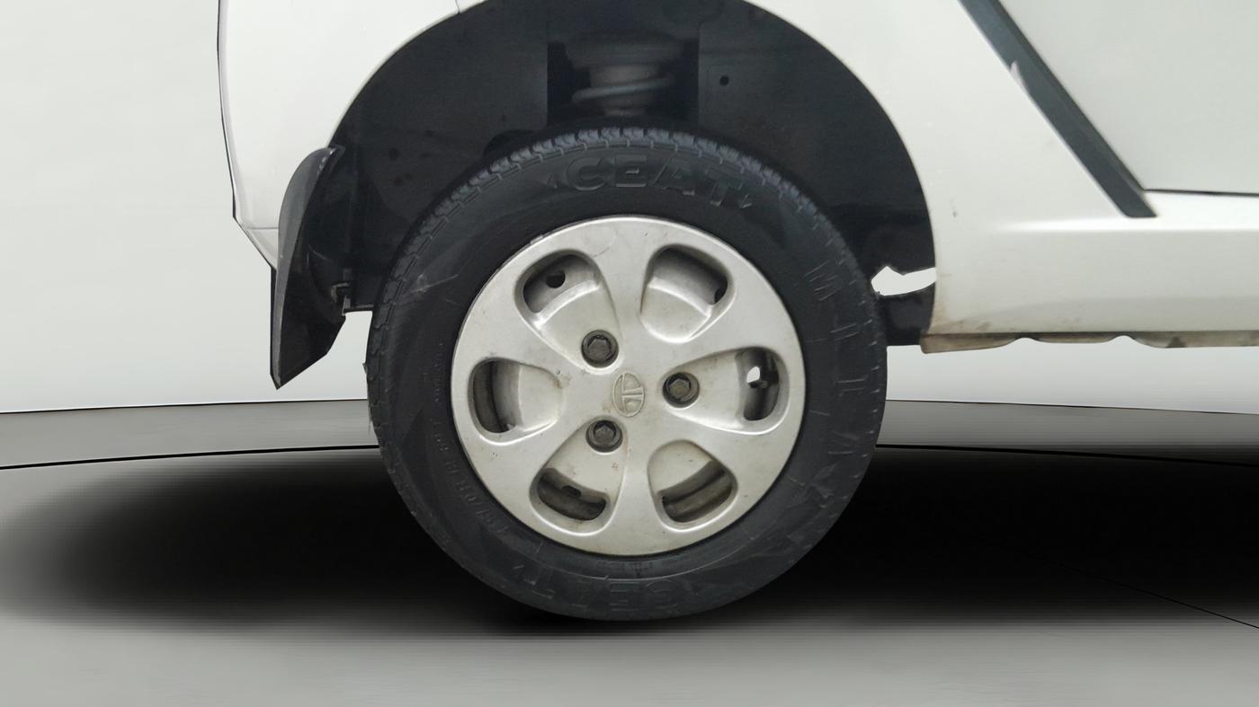 2016 Tata Nano TWIST XT, Petrol, Manual, 49,189 km, Right Rear Wheel