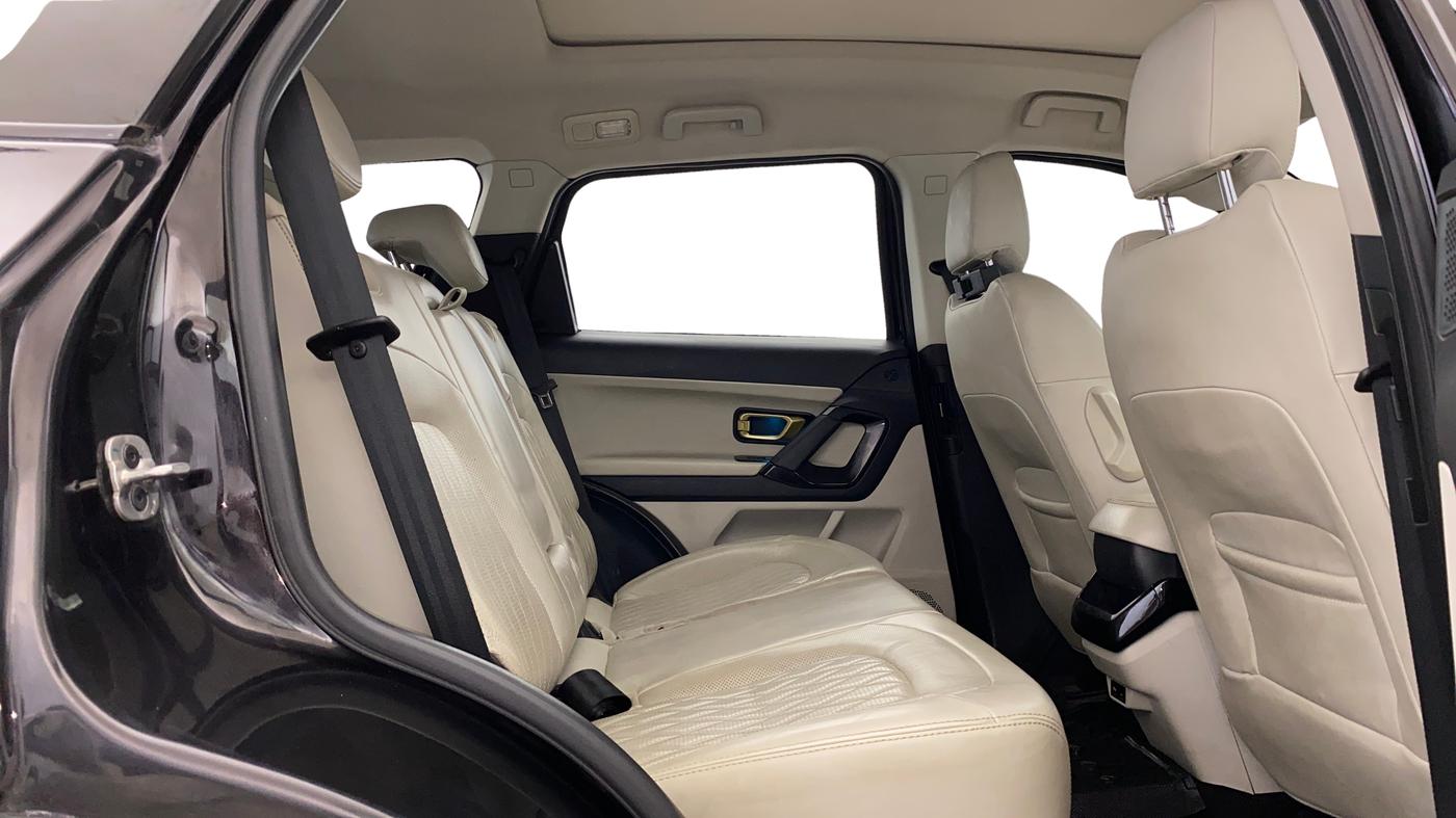 2023 Tata Safari XZA PLUS GOLD, Diesel, Automatic, 39,443 km, Right Side Rear Door Cabin
