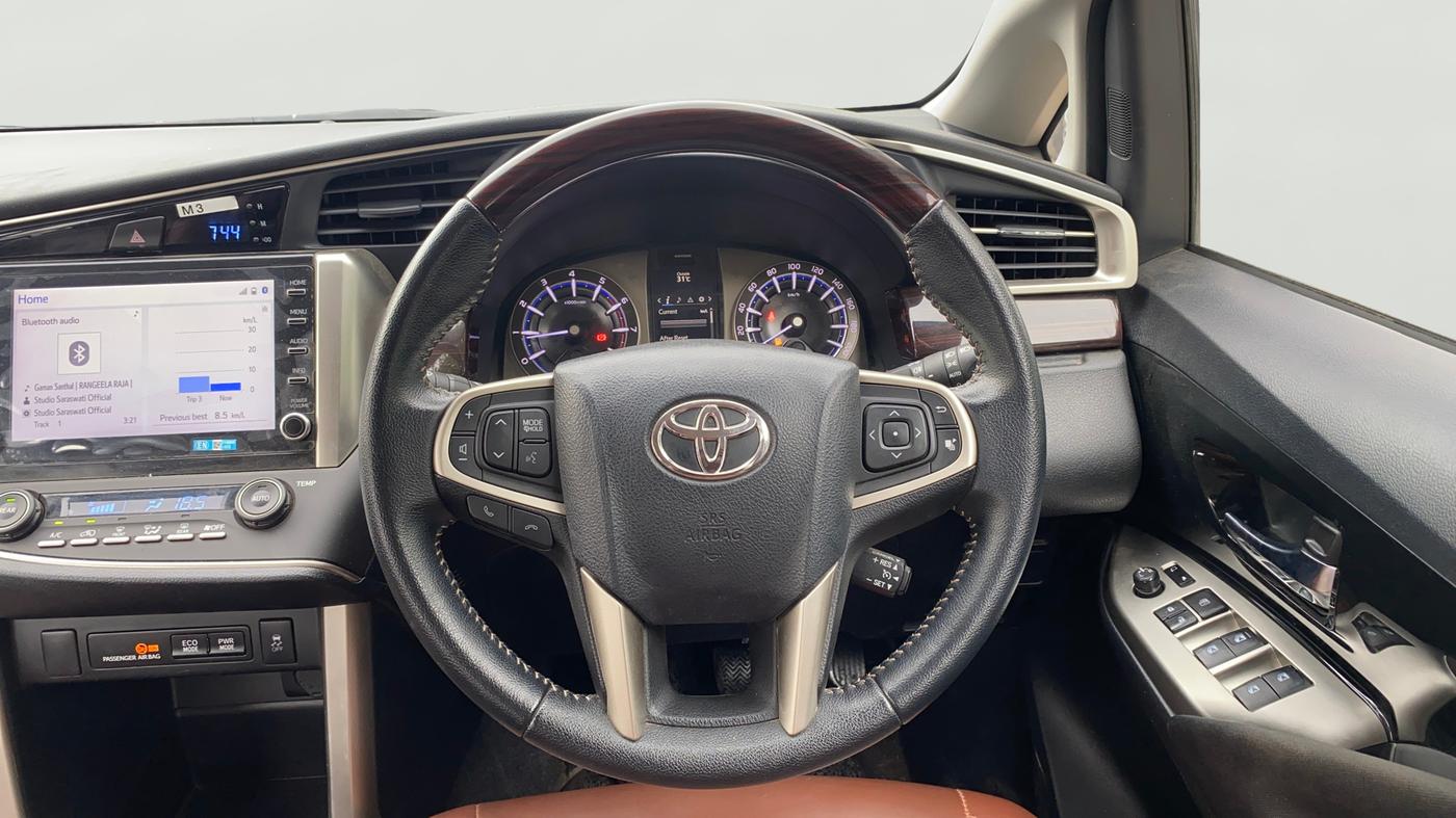 2022 Toyota Innova Crysta 2.7 VX 7 STR, Petrol, Manual, 33,799 km, Steering Wheel Close Up