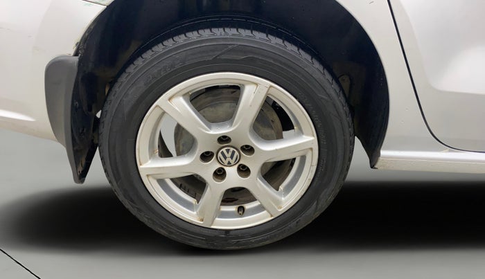 2013 Volkswagen Vento HIGHLINE PETROL AT, Petrol, Automatic, 94,141 km, Right Rear Wheel