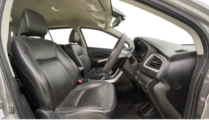 2016 Maruti S Cross ALPHA 1.6, Diesel, Manual, 1,02,946 km, Right Side Front Door Cabin