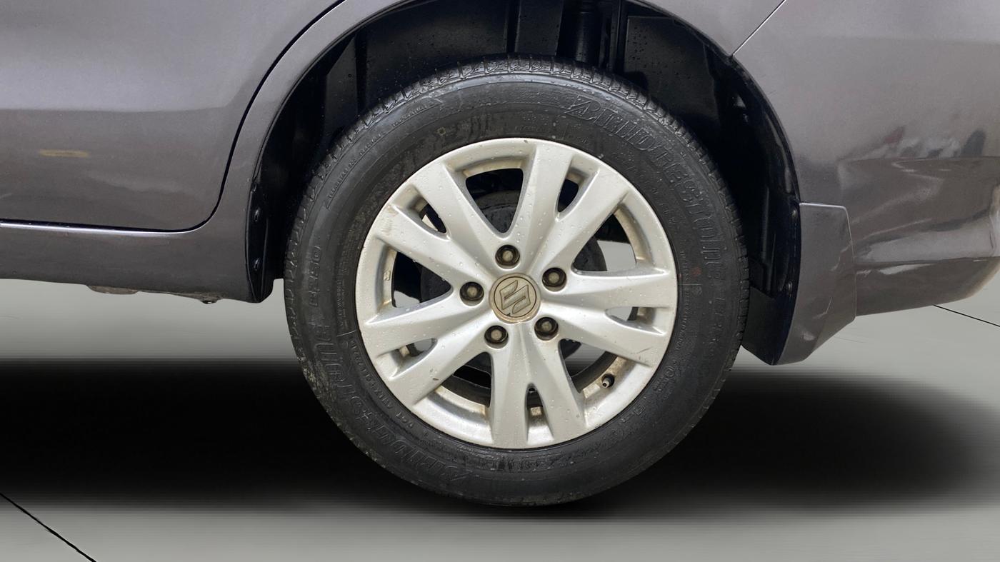 2018 Maruti Ertiga ZXI+, Petrol, Manual, 1,12,233 km, Left Rear Wheel