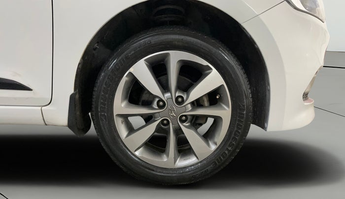 2017 Hyundai Elite i20 ASTA 1.2 DUAL TONE, Petrol, Manual, 53,717 km, Right Front Wheel