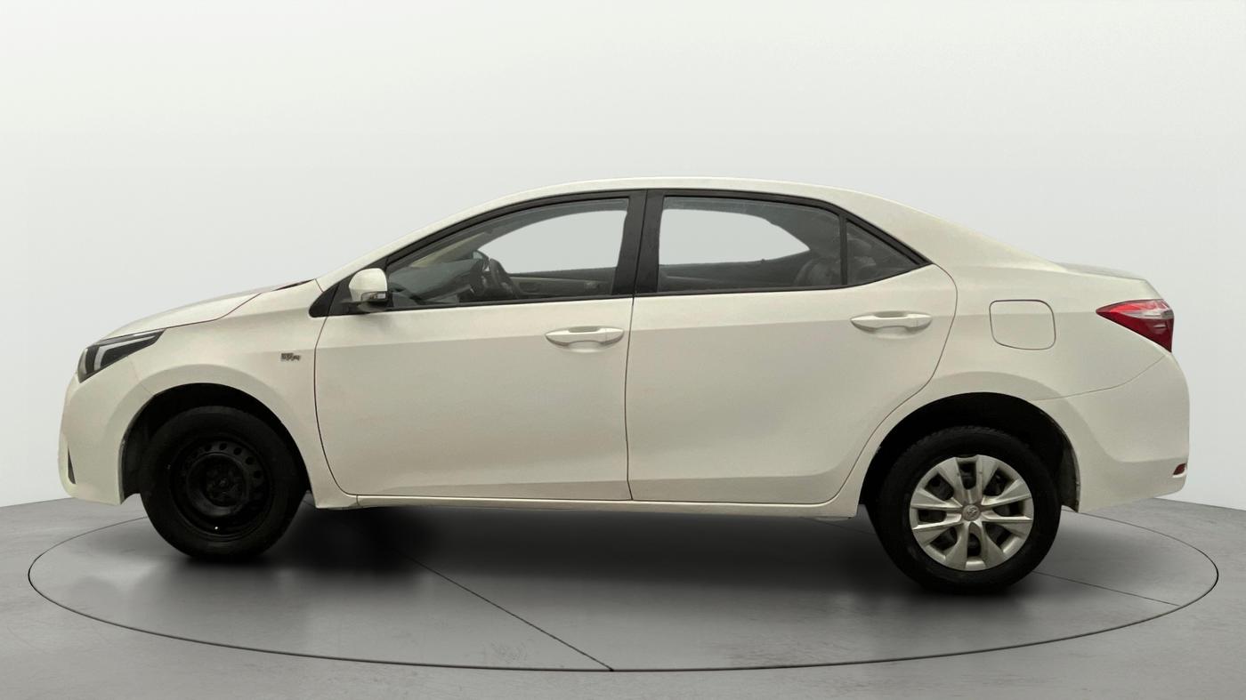 2014 Toyota Corolla Altis J PETROL, Petrol, Manual, 1,04,585 km, Left Side