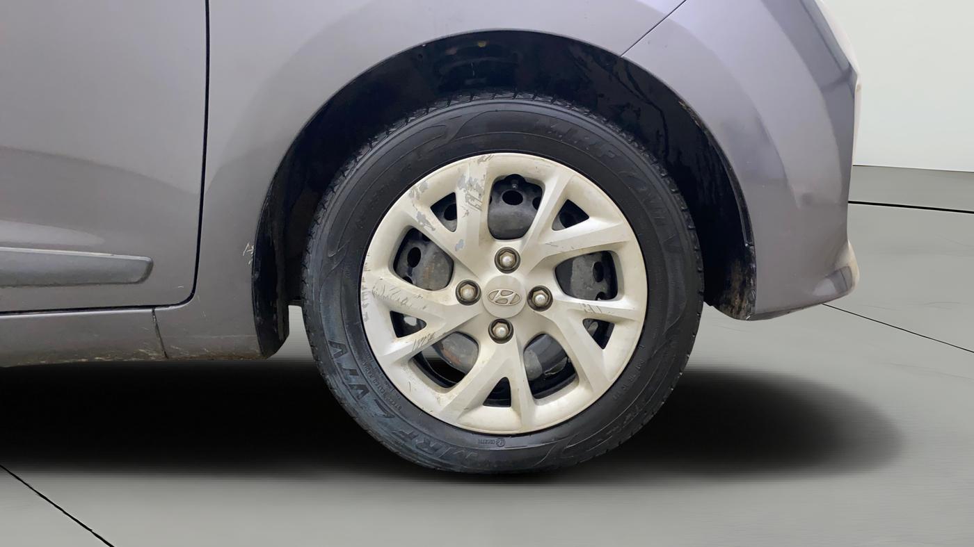 2020 Hyundai Grand i10 SPORTZ 1.2 KAPPA VTVT, Petrol, Manual, 34,779 km, Right Front Wheel