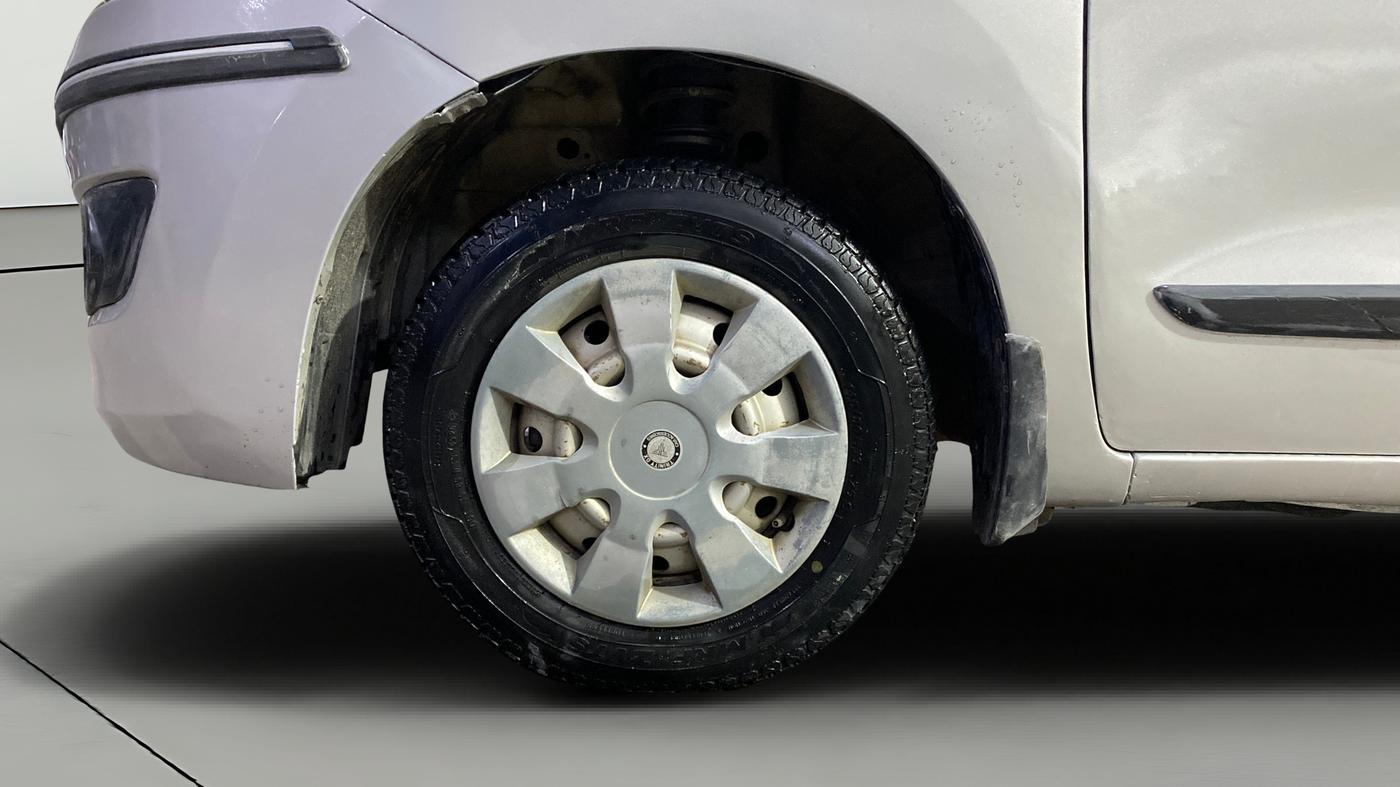 2013 Maruti Wagon R 1.0 LXI, Petrol, Manual, 73,442 km, Left Front Wheel