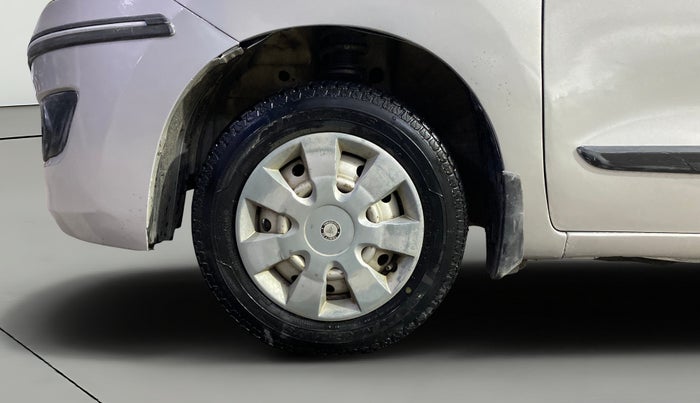 2013 Maruti Wagon R 1.0 LXI, Petrol, Manual, 73,442 km, Left Front Wheel