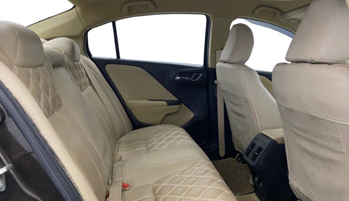 2022 Honda City 1.5L I-VTEC V MT 5TH GEN, Petrol, Manual, 9,618 km, Right Side Rear Door Cabin