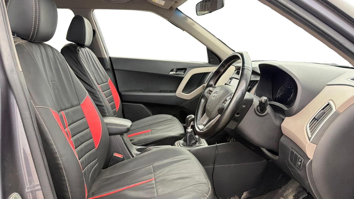 2016 Hyundai Creta SX PLUS 1.6 PETROL, Petrol, Manual, 93,443 km, Right Side Front Door Cabin