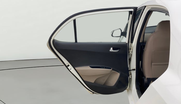 2017 Hyundai Xcent SX 1.2, CNG, Manual, 78,345 km, LHS Rear Door