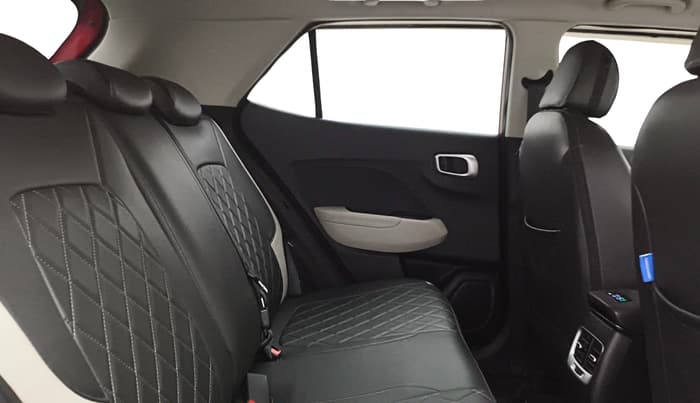 2023 Hyundai VENUE SX (O) 1.0 TURBO DCT, Petrol, Automatic, 19,423 km, Right Side Rear Door Cabin