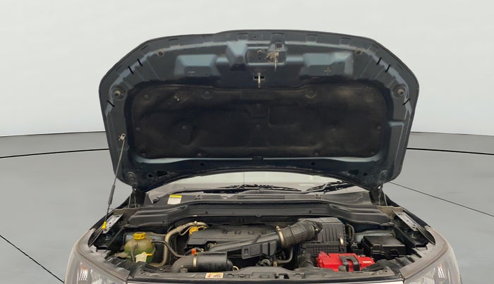 2019 Mahindra XUV300 W6 1.2 PETROL, Petrol, Manual, 72,860 km, Open Bonet