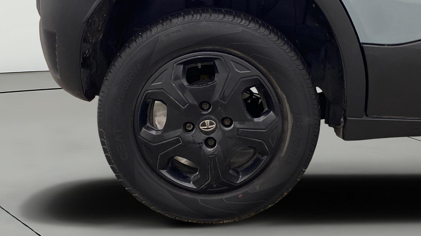 2023 Tata PUNCH ACCOMPLISHED AMT, Petrol, Automatic, 54,048 km, Right Rear Wheel