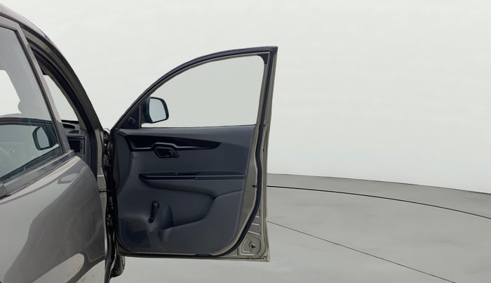 2018 Mahindra KUV 100 NXT K2 P 6 STR, Petrol, Manual, 38,892 km, RHS Front Door