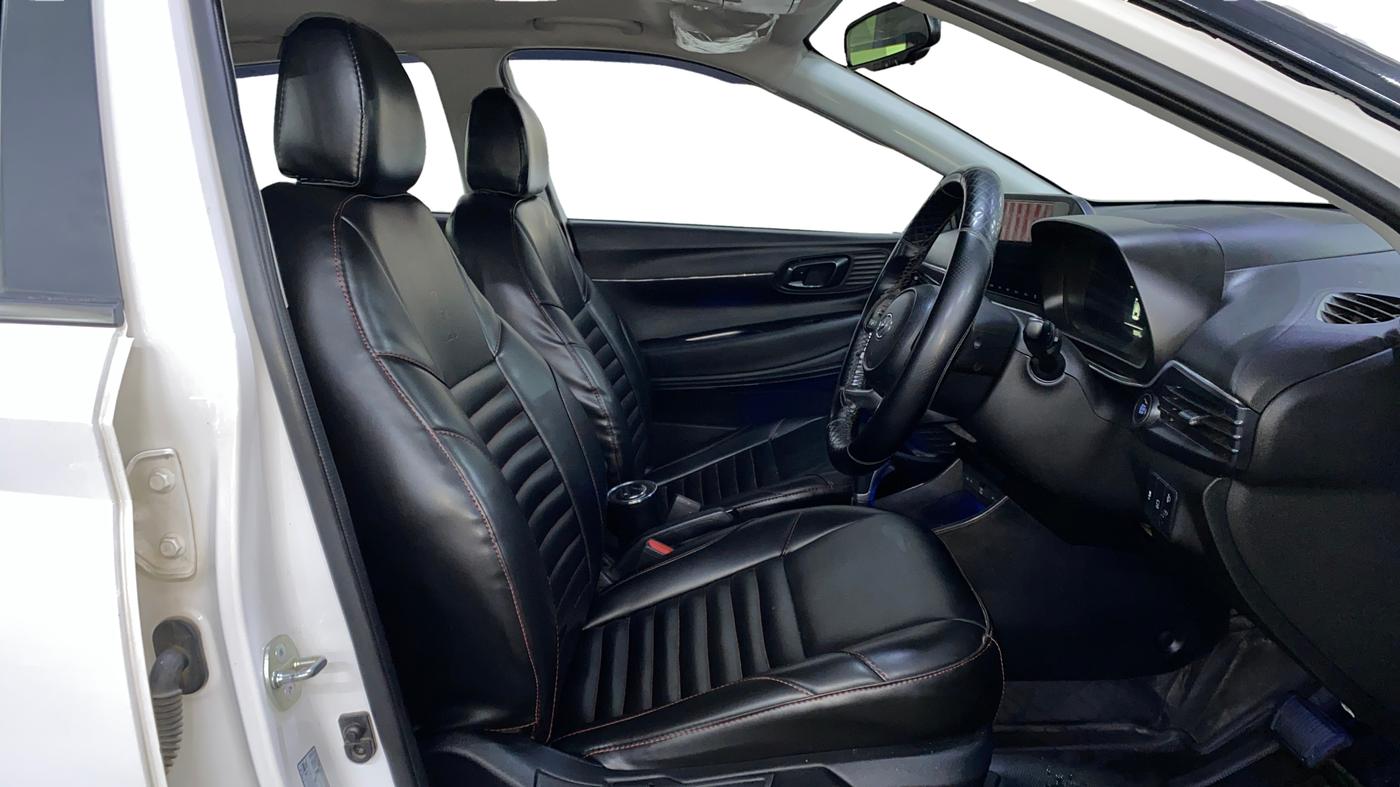2023 Hyundai NEW I20 ASTA (O) 1.2 AT, Petrol, Automatic, 55,036 km, Right Side Front Door Cabin
