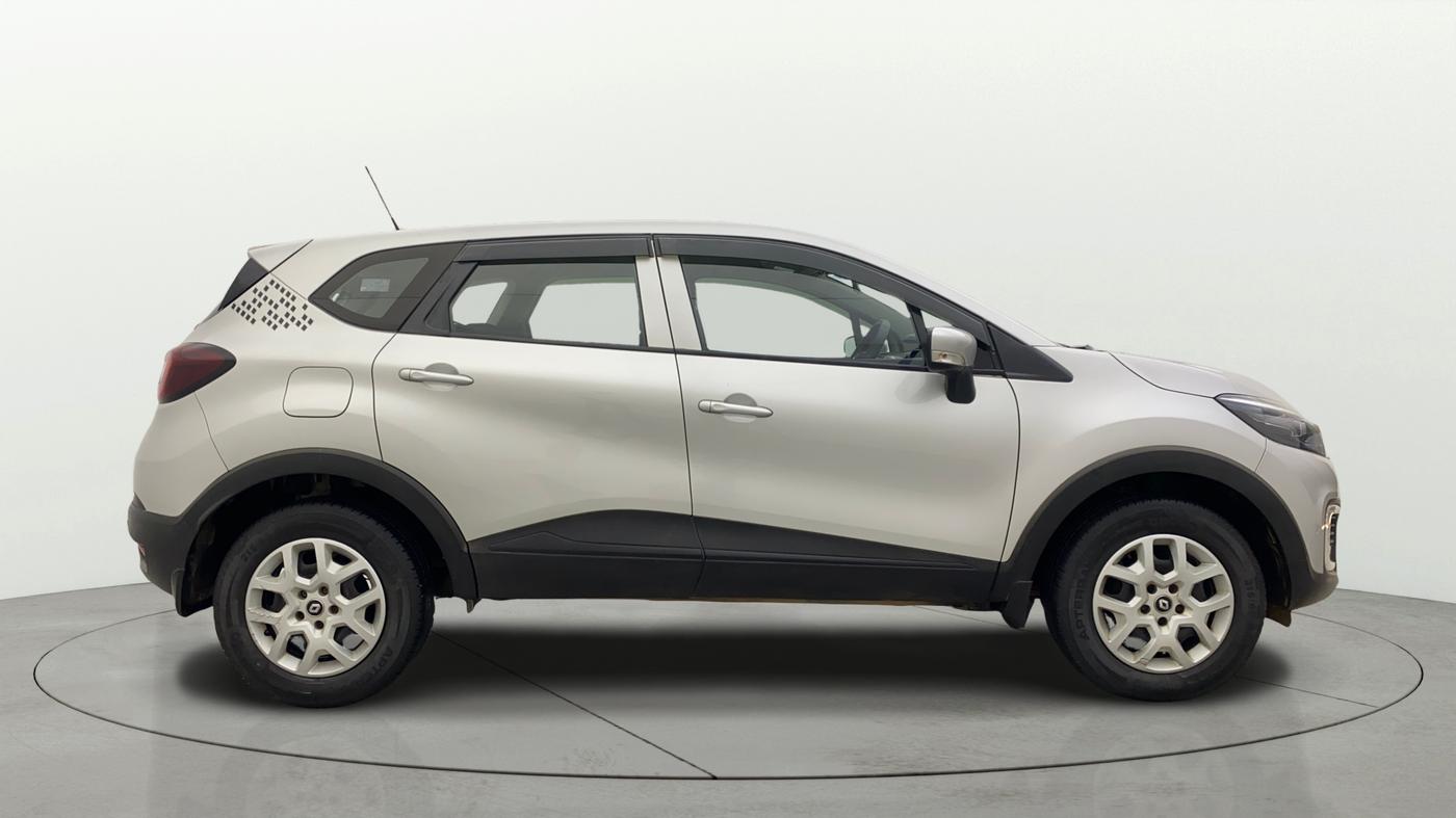 2018 Renault Captur RXE PETROL, Petrol, Manual, 22,704 km, Right Side View