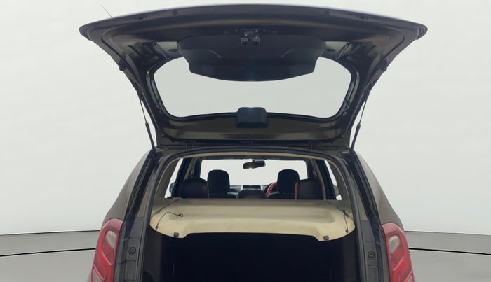 2017 Renault Duster RXS CVT, Petrol, Automatic, 68,204 km, Boot Door Open