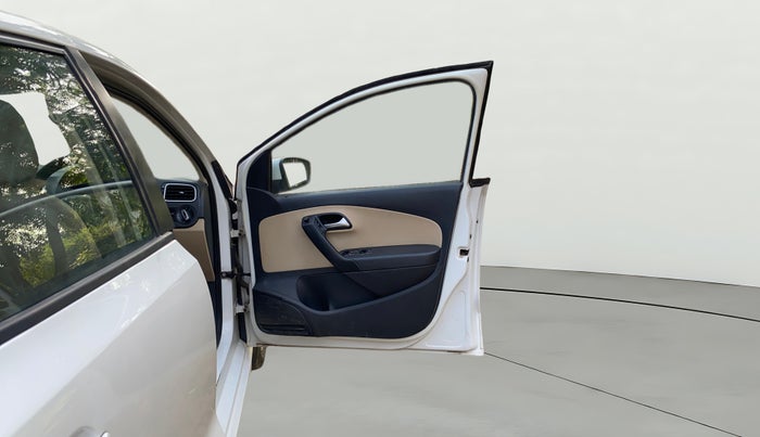 2015 Volkswagen Polo HIGHLINE1.2L, Petrol, Manual, 50,809 km, RHS Front Door