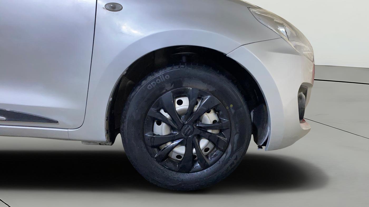 2019 Maruti Swift LXI, Petrol, Manual, 42,772 km, Right Front Wheel