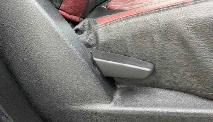 2019 Renault Duster 85 PS RXS MT DIESEL, Diesel, Manual, 40,320 km, Driver Side Adjustment Panel