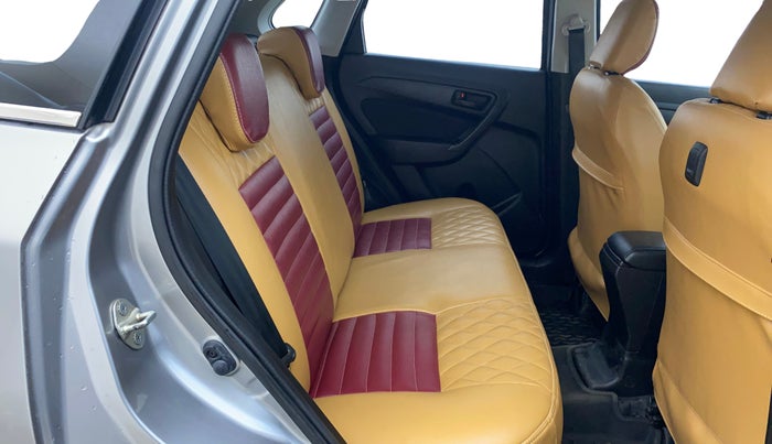 2021 Maruti Vitara Brezza VXI, Petrol, Manual, 29,756 km, Right Side Rear Door Cabin