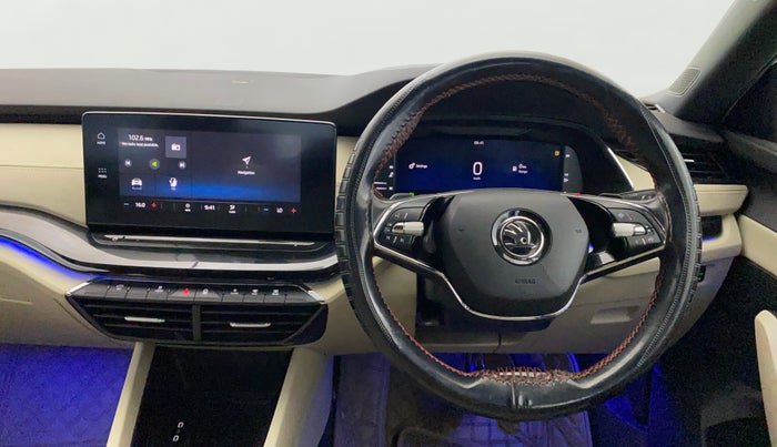 2022 Skoda Octavia STYLE 2.0, Petrol, Automatic, 43,532 km, Steering Wheel Close Up