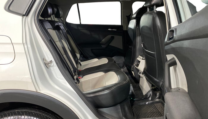 2023 Skoda KUSHAQ AMBITION 1.0L TSI AT, Petrol, Automatic, 17,895 km, Right Side Rear Door Cabin