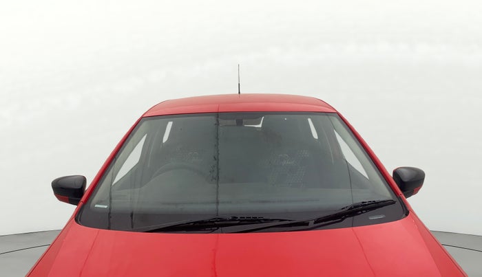 2013 Volkswagen Polo HIGHLINE DIESEL, Diesel, Manual, 1,47,745 km, Front Windshield