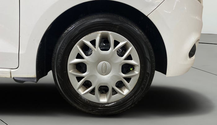 2016 Ford Figo Aspire TITANIUM 1.2 PETROL, Petrol, Manual, 82,266 km, Right Front Wheel