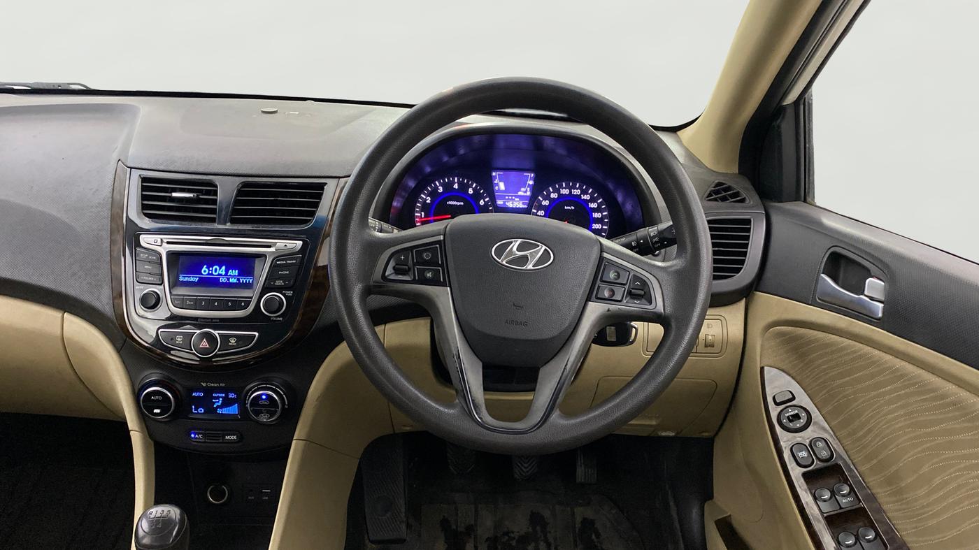 2015 Hyundai Verna FLUIDIC 4S 1.6 VTVT S(O), CNG, Manual, 46,565 km, Steering Wheel Close Up