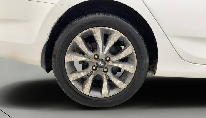 2015 Hyundai Verna FLUIDIC 1.6 CRDI SX, Diesel, Manual, 33,813 km, Right Rear Wheel