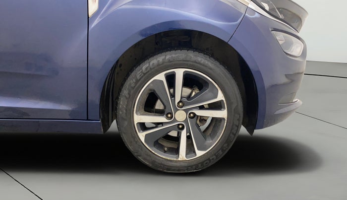 2023 Tata ALTROZ XZA + SUNROOF, Petrol, Automatic, 33,944 km, Right Front Wheel